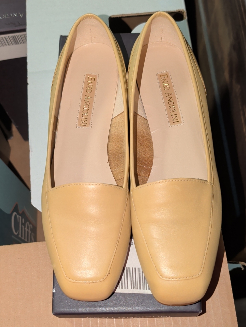 Enzo Angiolini Buttercup Yellow Leather Loafers size 8.5M.